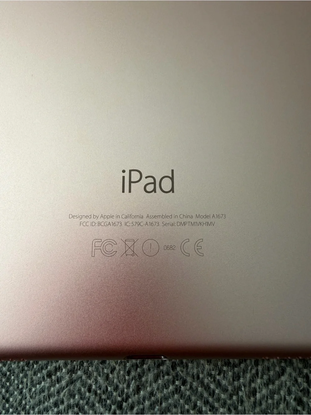 iPad Pro 10.5” (2017) 64GB Rose Gold + Apple Pencil + Keyboard + Case